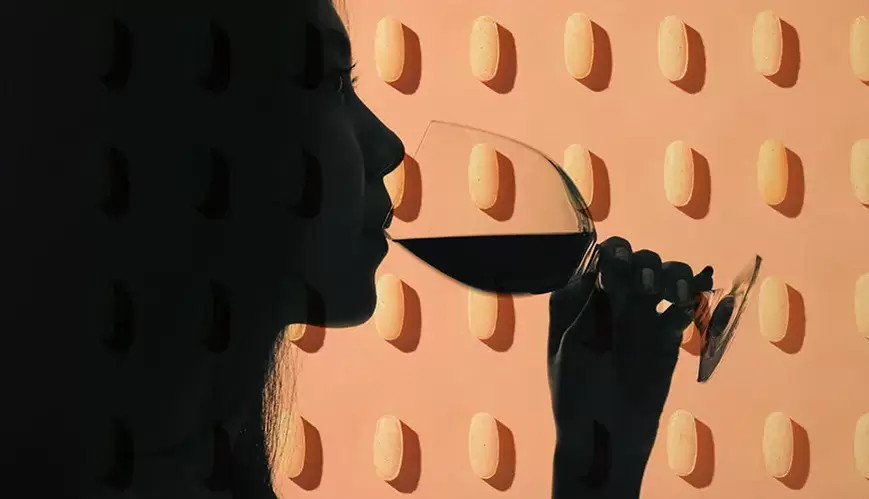 Boire de l'alcool et prendre des antibiotiques en même temps